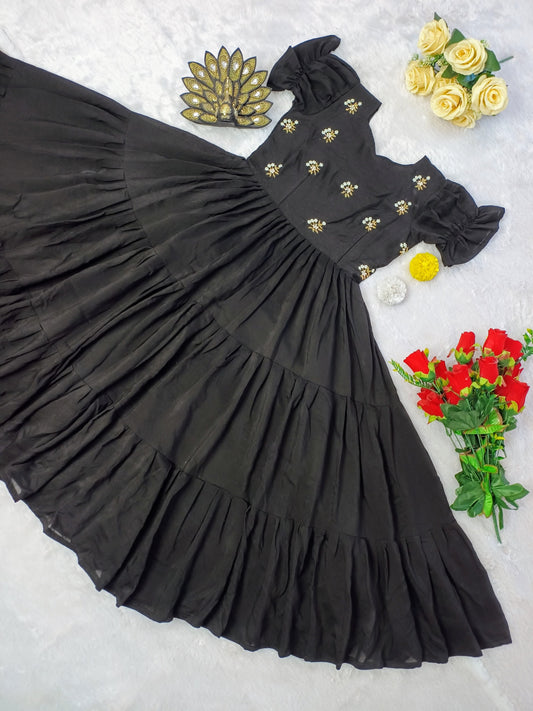 Soft cotton gowns hand pearl